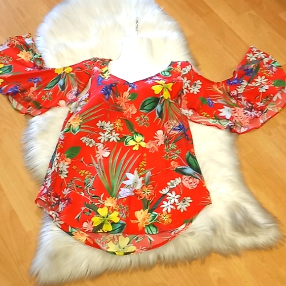 Karen Kane Floral Cold Shouldered Blouse - Picture 10 of 16